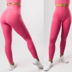 Alphalete ‘OG Revival’ leggings in paradise pink